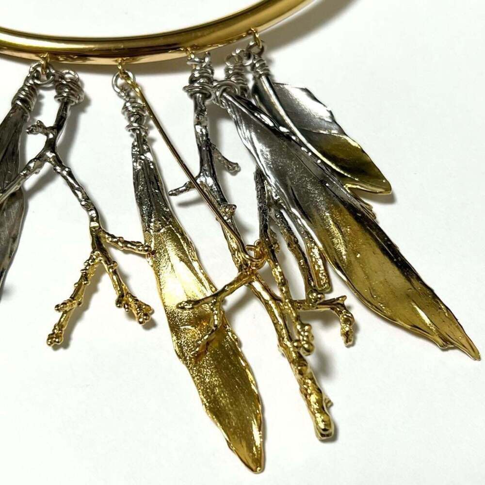 LOUIS VUITTON Gold Necklace - Picture 4 of 10